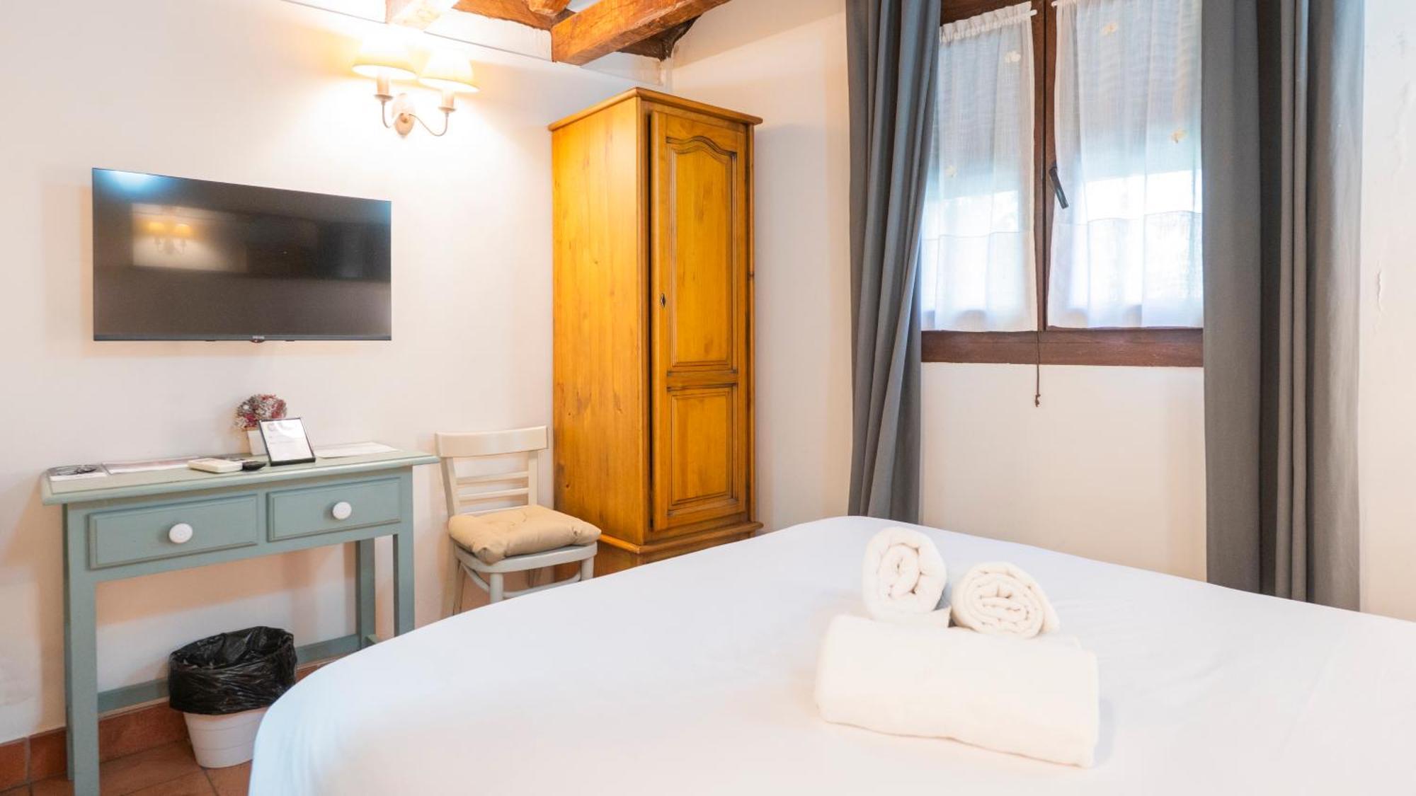 Double Room,1674707553:JPEG